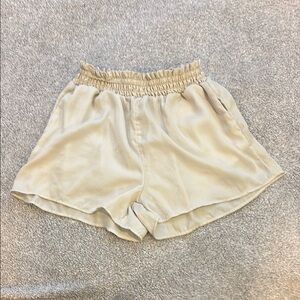 American Eagle Outfitters Cream High Waist Shorts Relaxed Fit